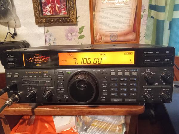 Продам Трансивер Icom 737