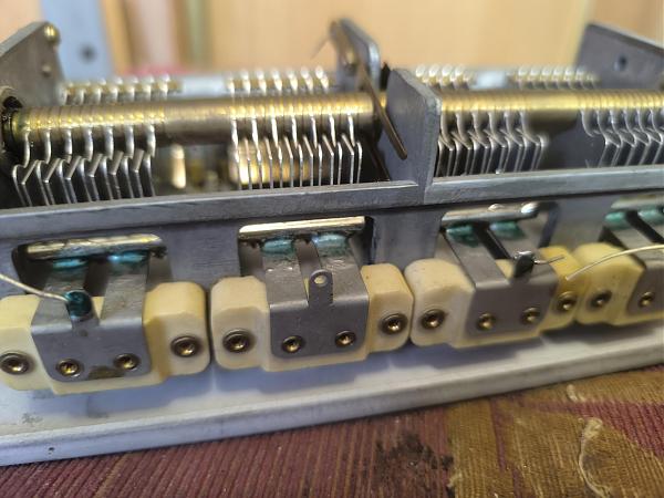 Продам Конденсатор