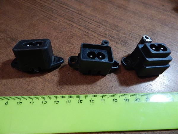 Продам Гнезда, розетка сетевые(3 шт)