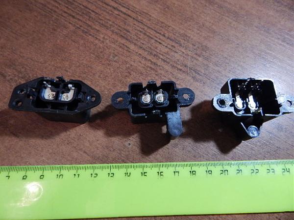 Продам Гнезда, розетка сетевые(3 шт)