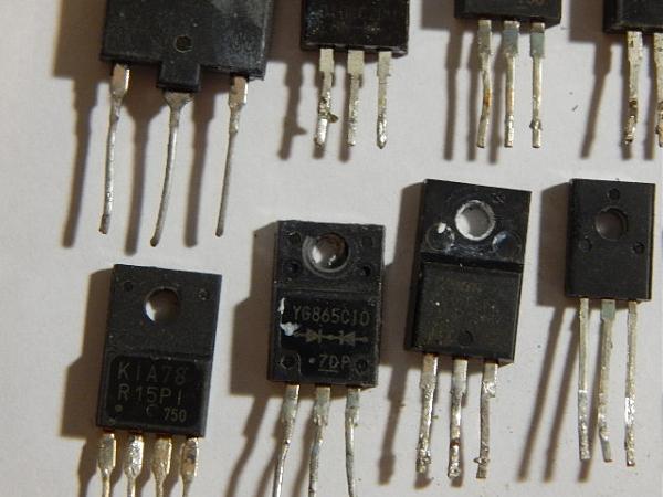 Продам Транзисторы(14 шт)