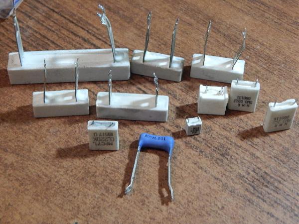 Продам Сопротивления керамические (11 шт)