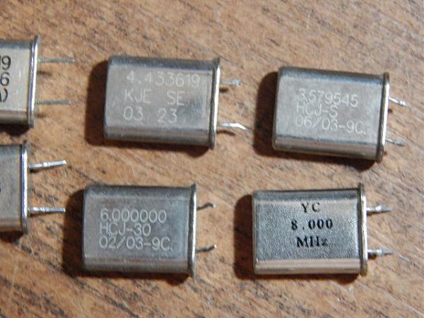 Продам Кварцы(23 шт)