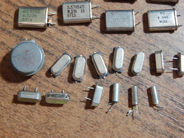 Продам Кварцы(23 шт)