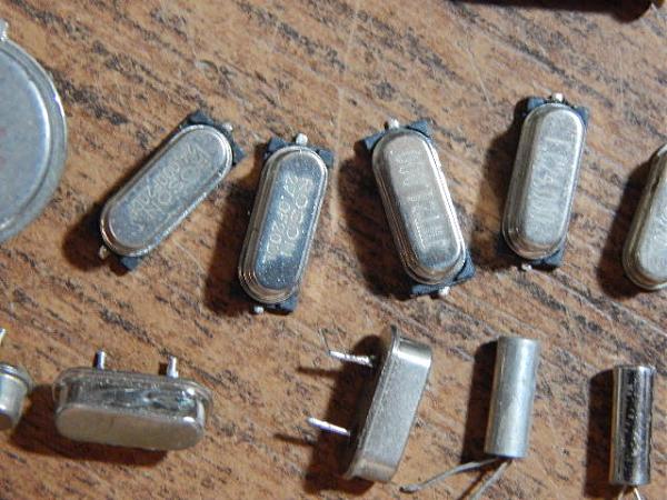 Продам Кварцы(23 шт)