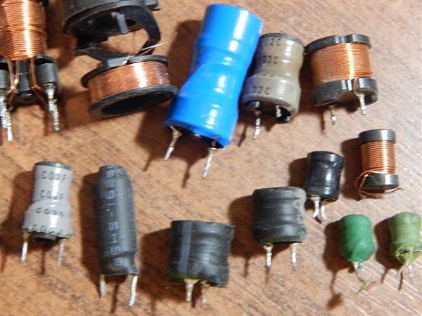 Продам Катушки индуктивности на ферритах(16 шт)