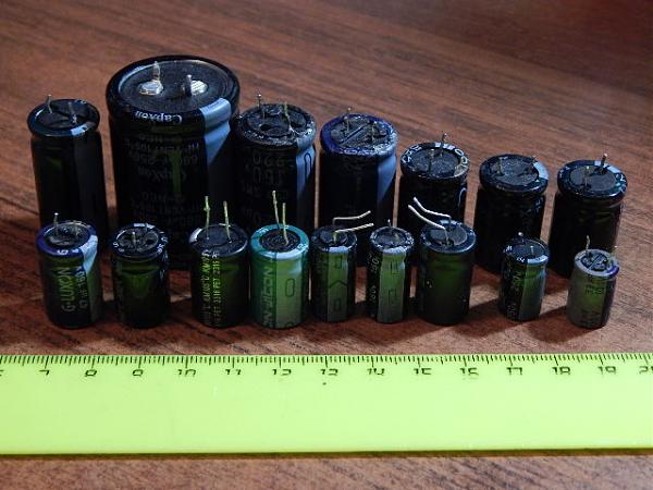 Продам Конденсаторы, электролитические 100-250v (17 шт)