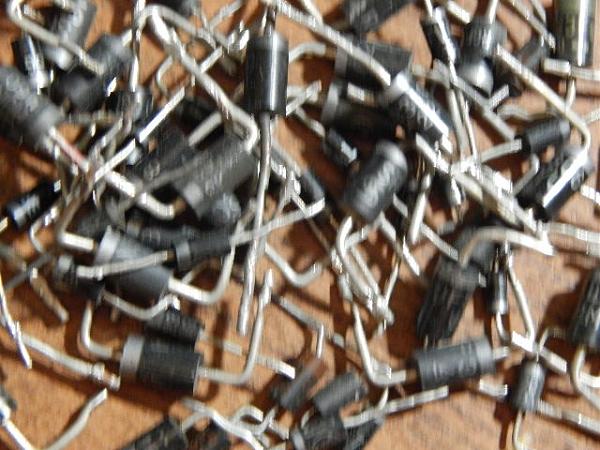 Продам Диоды разные(51 гр)