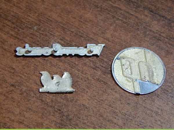 Продам Шильдики разные(3 шт)