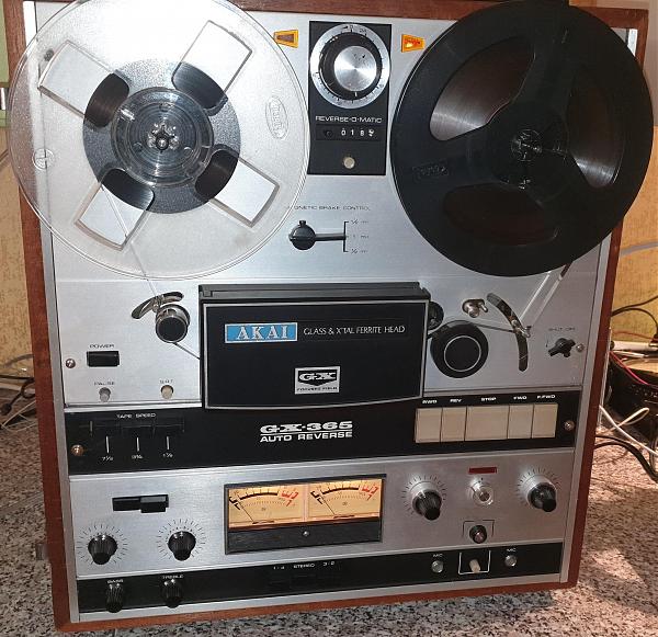 Продам Akai GX 365