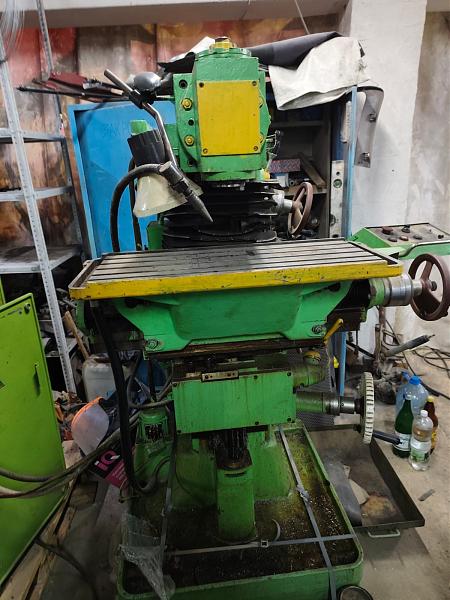 Продам ВМ131ВФ1 широкоуниверсальный фрезерный станок