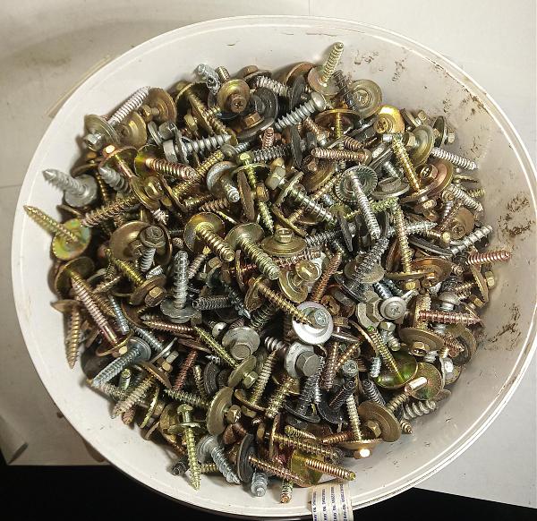 Продам Метизы