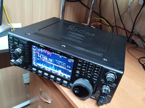 Продам трансивер IC-7600