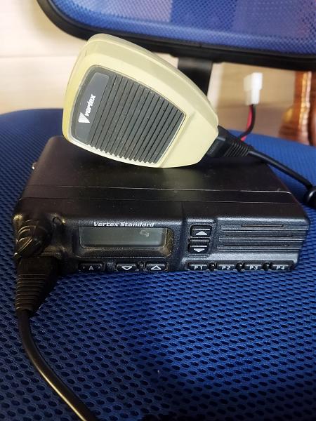 Меняю рация VX-2500V