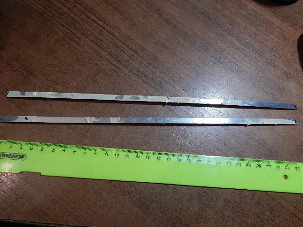 Продам Светодиодные полоски (2 шт)