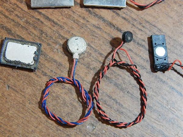 Продам Динамики мини от смартфонов и планшетов (6 шт)