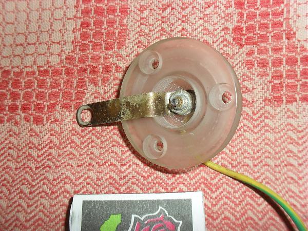 Продам Изолятор с подпружиненным контактом