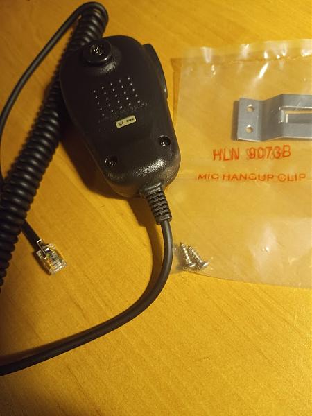 Продам новый микрофон MH-48A6J