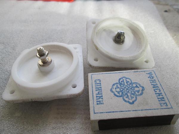 Продам проходные изоляторы