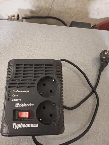 Продам Стабилизатор напряжения 1000 ват