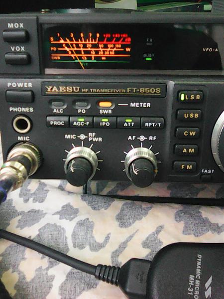 Продам YAESU 850 S плюс кв усилитель
