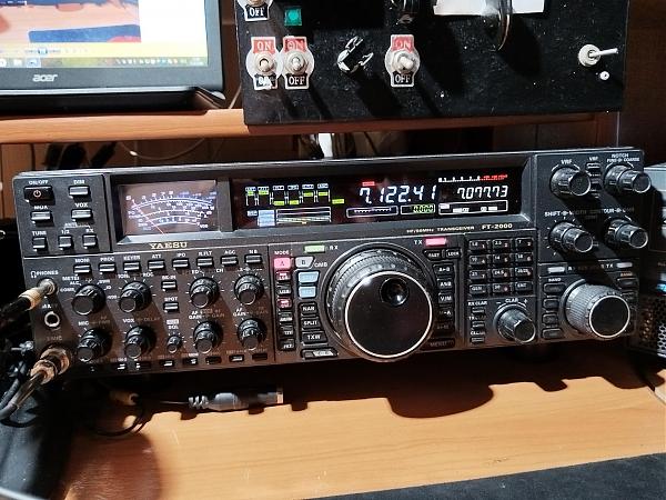 Продам Трансивер FT 2000D