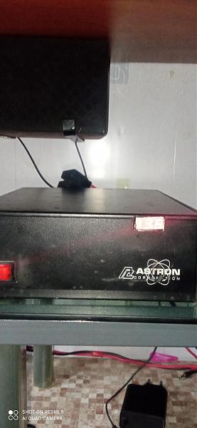 Продам 13.8v блок питания