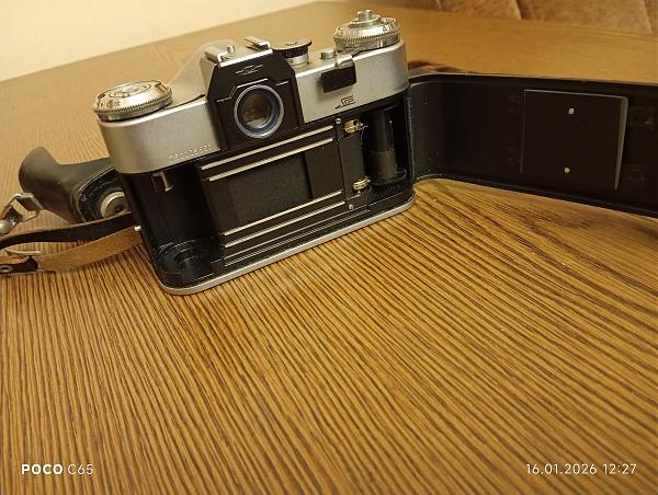 Продам Фотоаппарат "Зенит-Е"
