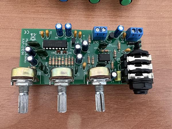 Продам Микрофонный усилитель с ревербератором