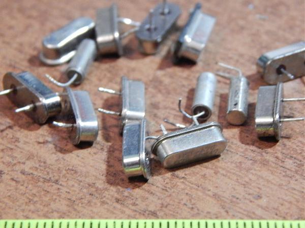 Продам Кварцевые резонаторы (5 гр)