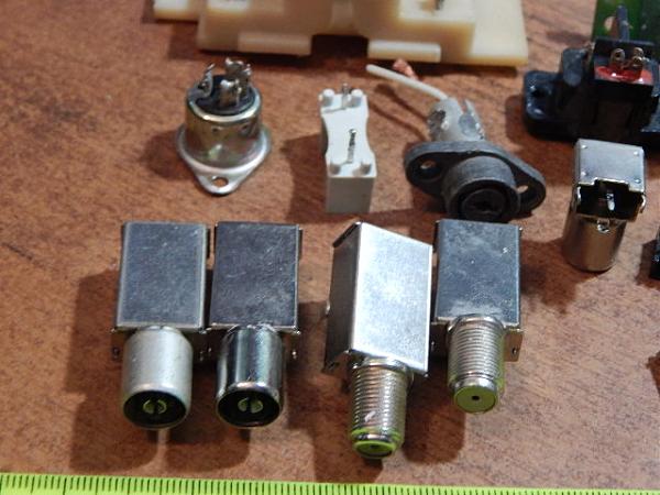 Продам Гнёзда набор, разные