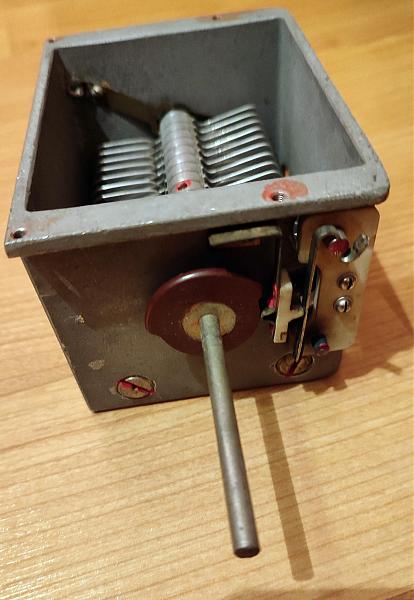 Продам Конденсаторы переменной ёмкости от р/ст Р-140, РСБ