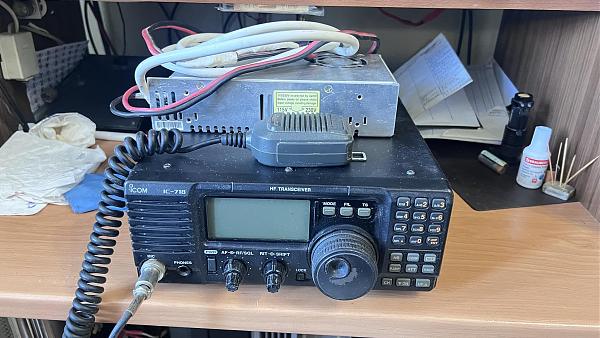 Продам Icom IC-718 с DSP, микрофоном и БП 13.8В 20А