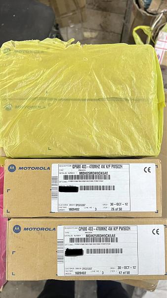 Продам Портативная радиостанция Motorola GP680 403-470MHz