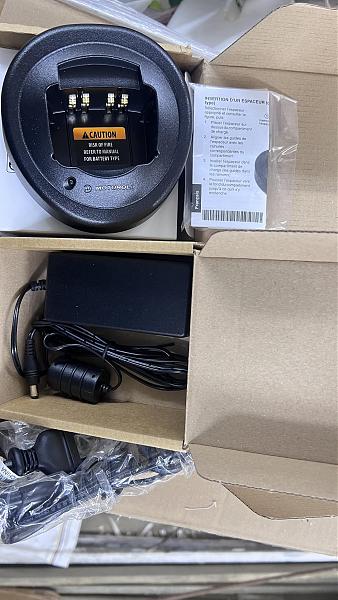 Продам Портативная радиостанция Motorola GP680 403-470MHz