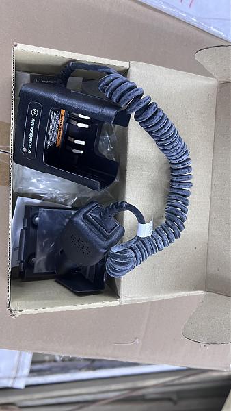 Продам Портативная радиостанция Motorola GP680 403-470MHz