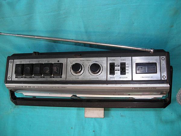 Продам Приемник с декой переносной нач. 70-х "Филипс"