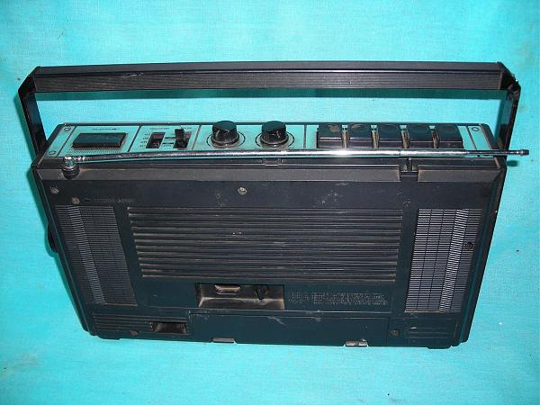 Продам Приемник с декой переносной нач. 70-х "Филипс"