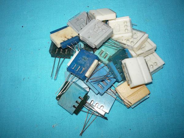 Продам Бескорпусные сверхминиатюрные транзисторы из СССР