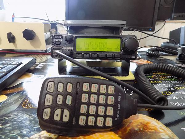 Продам Icom - 2200h