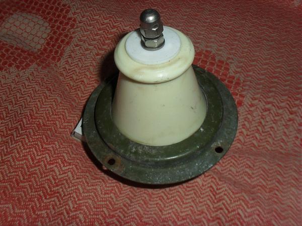 Продам Проходной изолятор передатчика