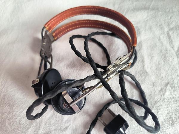 Продам Наушники R-14