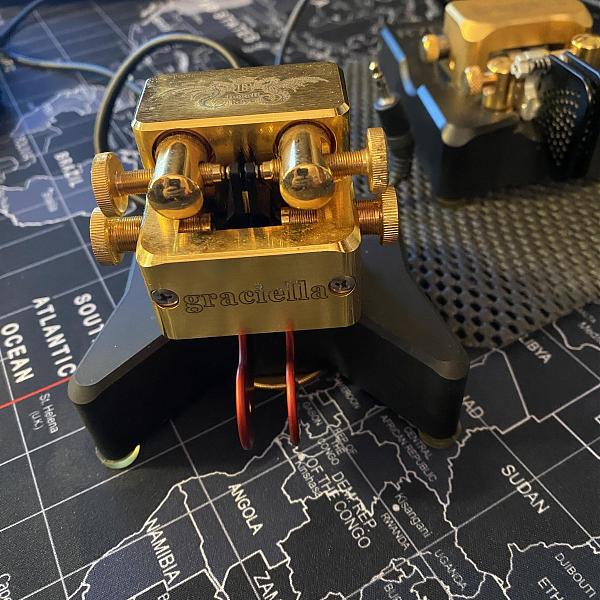 Продам Ключ Begally Graciella