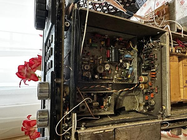 Продам КВ трансивер(не рабочий)