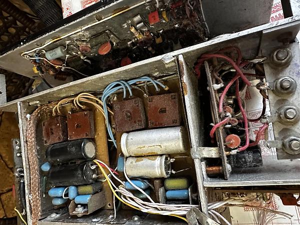 Продам КВ трансивер(не рабочий)