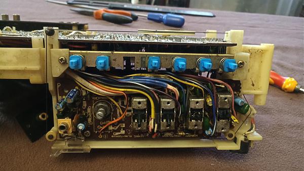 Продам Магнитола . На запчасти