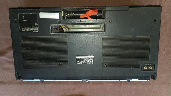 Продам Магнитола . На запчасти