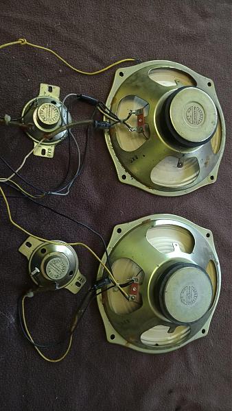 Продам Магнитола . На запчасти