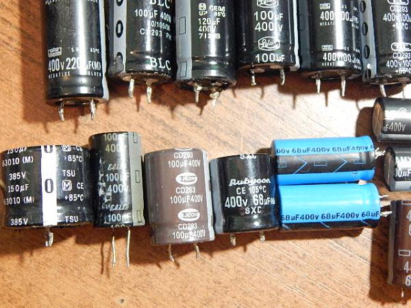 Продам Конденсаторы электролитические, разные на (17 шт)
