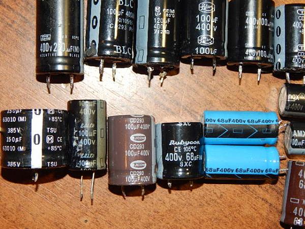 Продам Конденсаторы электролитические, разные на (17 шт)